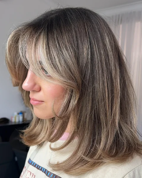 Honey Bronde Feathered Lob