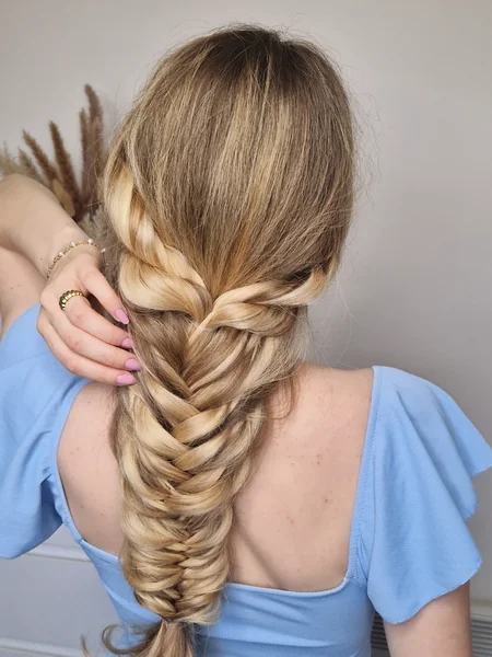 Twisted Fishtail Braid