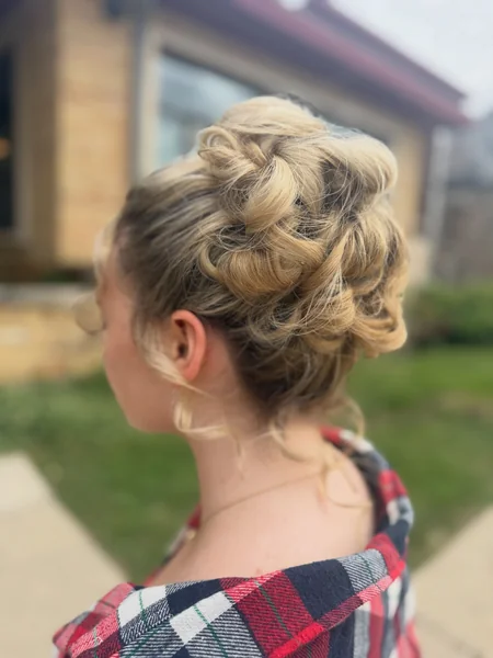 Vintage-Inspired Pinned Curl Updo
