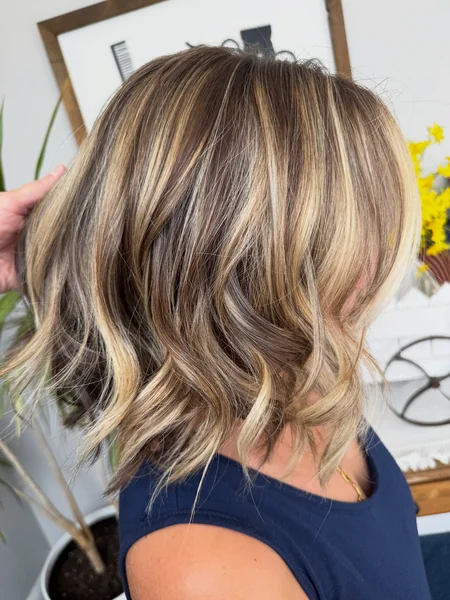 Wavy Bob with Chunky Highlights