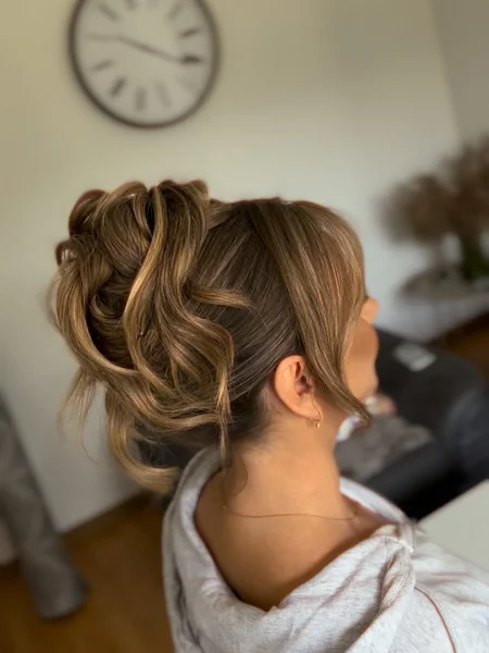 High Messy Wavy Bun