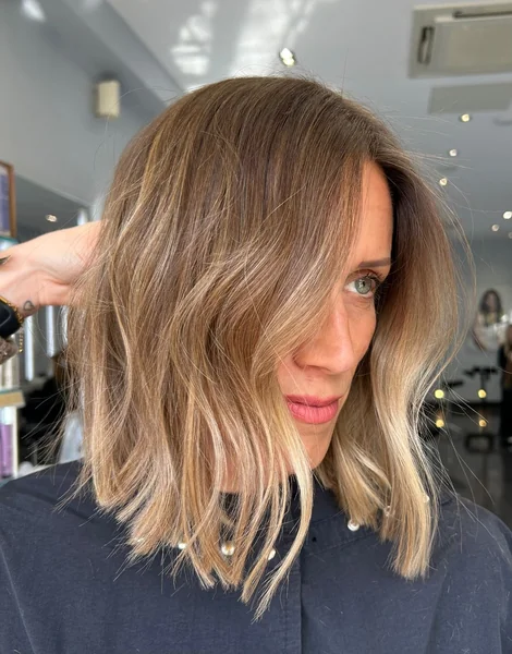 Bronde Lob with Wavy Ends
