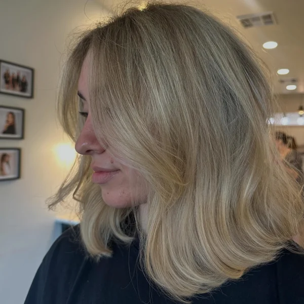 Messy Wavy Blonde Bob
