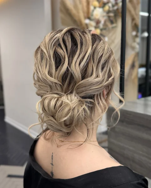 Sculpted Wave Low Bun