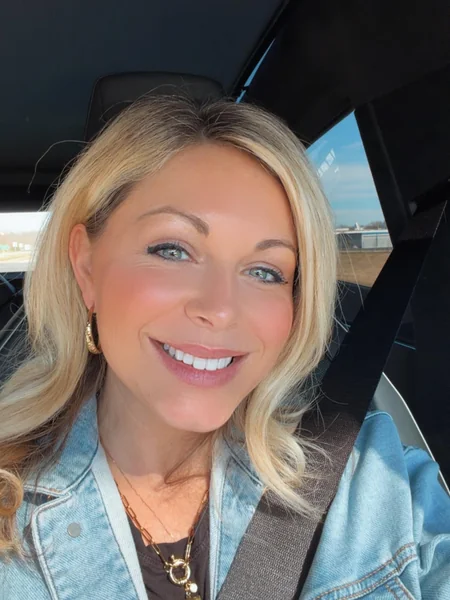 Side-Part Blonde Waves