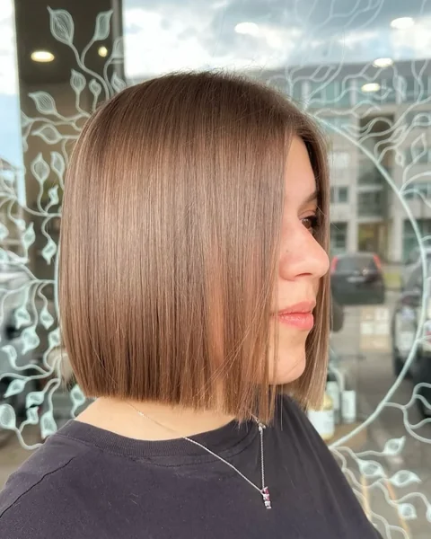 Smooth Honey Brown Bob