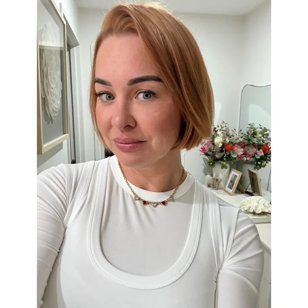 Blunt Bob in Copper Red