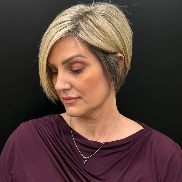 Asymmetric Bob with Deep Side Part