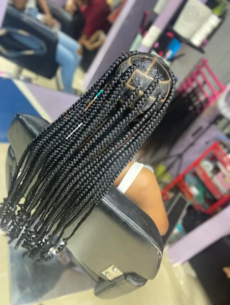 Jumbo Knotless Box Braids