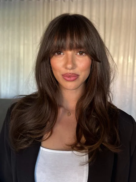 Voluminous Brunette Fringe