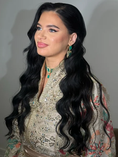 Long Wavy Hairstyle, Bouncy Finish