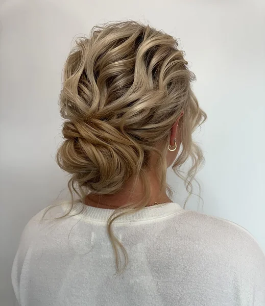 Textured Wavy Low Bun