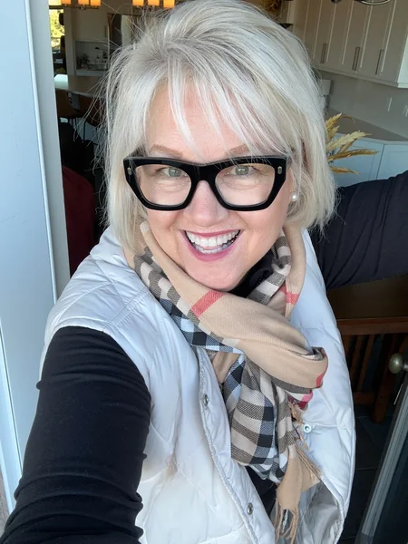 Platinum Bob with Side-Swept Fringe