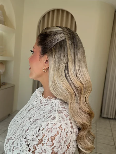 Side-Swept Hollywood Waves