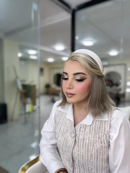 White Padded Headband With Short Bob