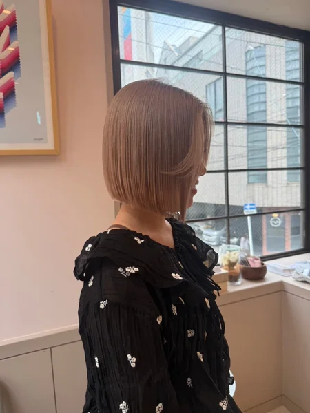 Beige Blonde Blunt Bob