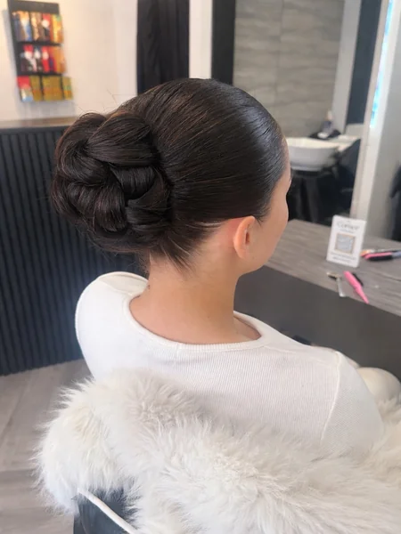 Slick Twisted Mid Bun