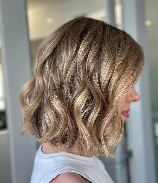Chin Length Bronde Wavy Bob