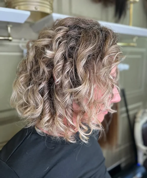 Highlighted Curly Lob