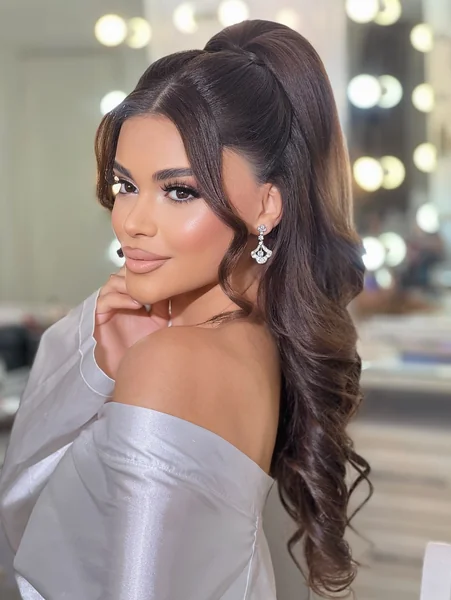 High Glam Ponytail