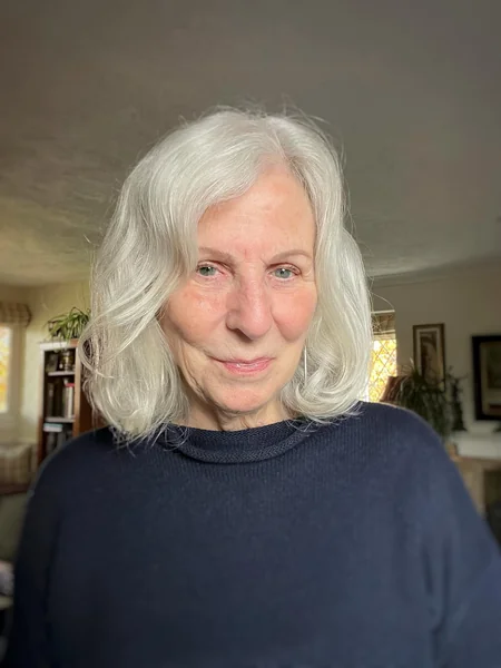 Soft Silver Shoulder Waves