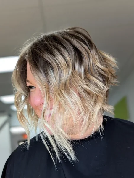 Stacked Balayage Bob with Loose Waves