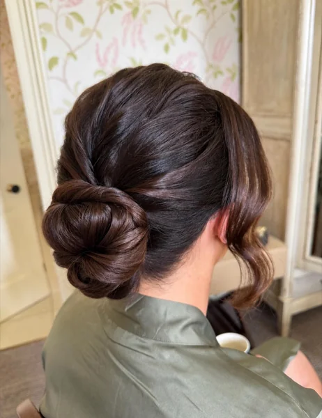 Side Low Chignon