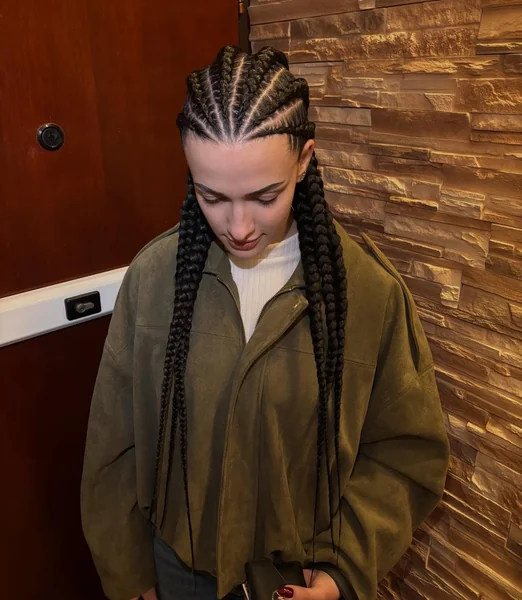 Jumbo Straight-Back Feed-In Braids