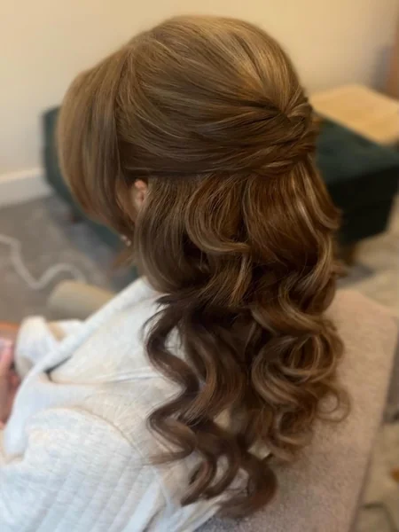 Voluminous Half-Up Twist