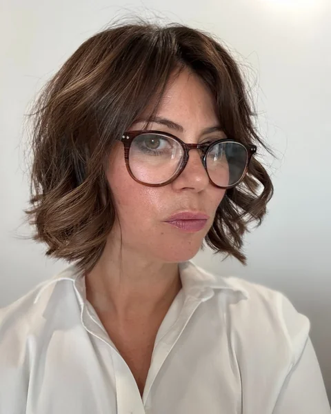 Wavy Bob with Curtain Fringe