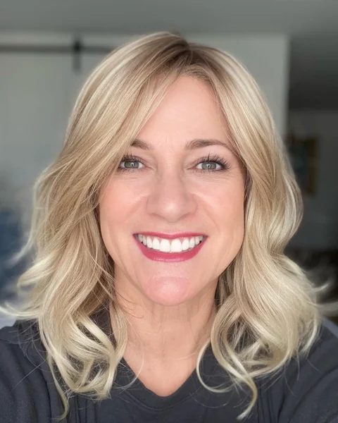 Soft Wavy Medium Cut