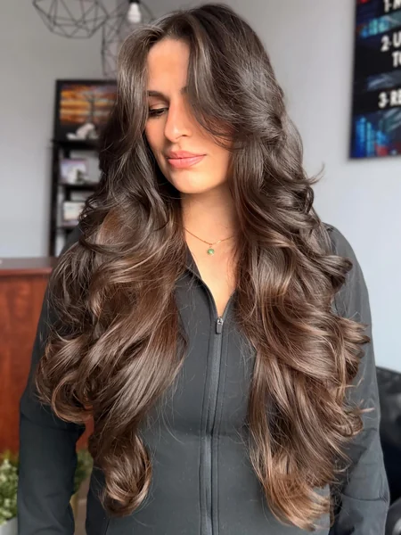 Glamorous Voluminous Curls