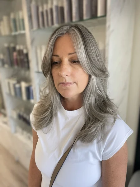 Long Face Framing Layers in Gray