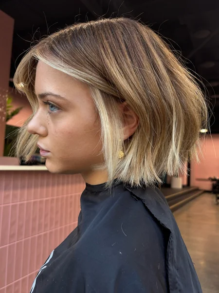 Undone Bronde Bob with Money Piece