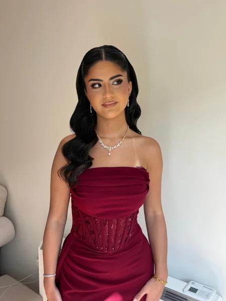 Middle-Part Sleek Waves