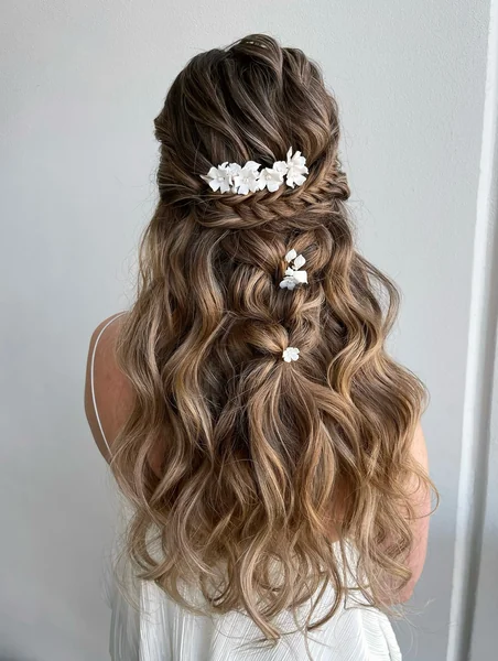 Fishtail Bubble Half-Up