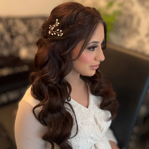 Side-Swept Waves with Pearl Vine