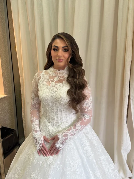 Bridal Side-Swept Waves