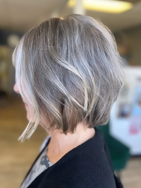 Highlighted Stacked Gray Bob