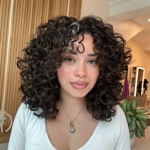 Voluminous Medium Curls