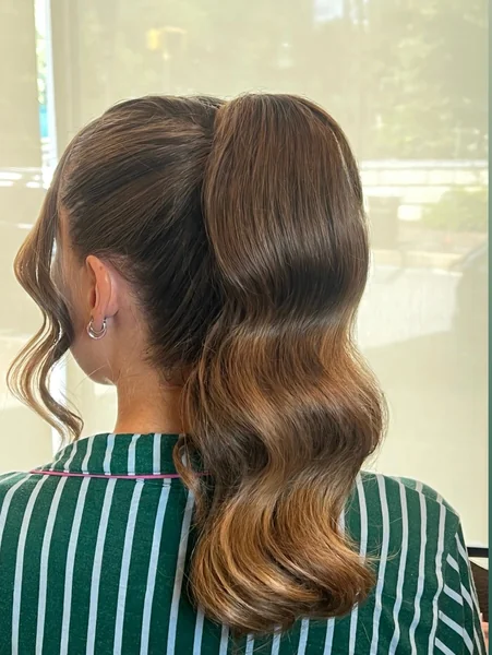Wavy Ponytail with Face Tendril