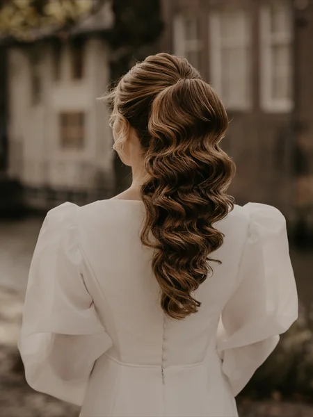 Glam Wave Ponytail