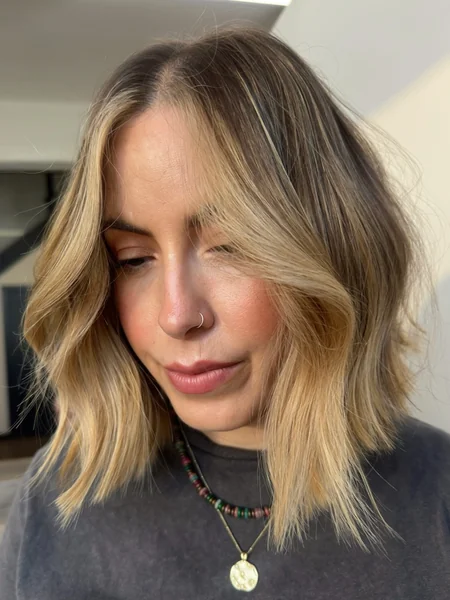 Bronde Wavy Bob with Curtain Pieces