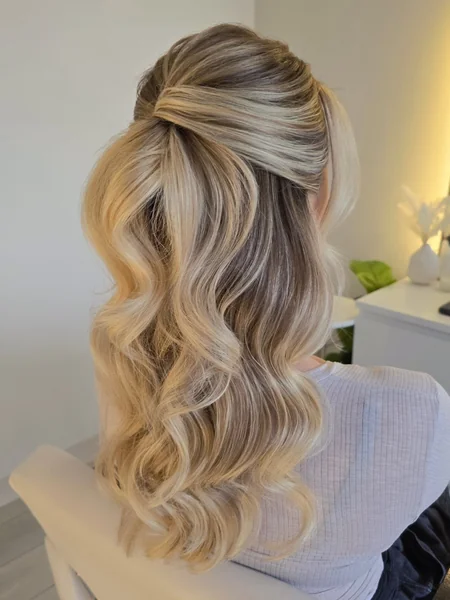 Bouncy Half Up Ponytail