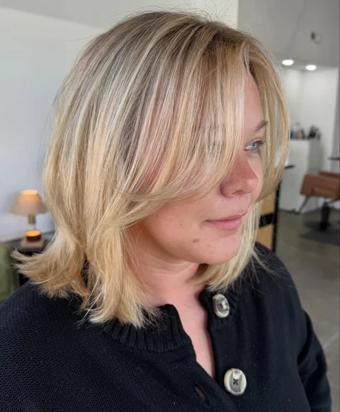 Blonde Flicked Shag