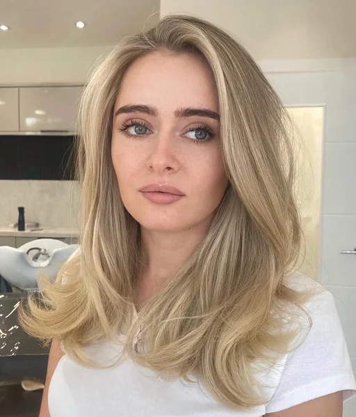 Sleek Blonde Bombshell Blowout
