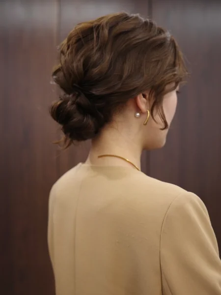 Simple Twisted Updo for Short Waves