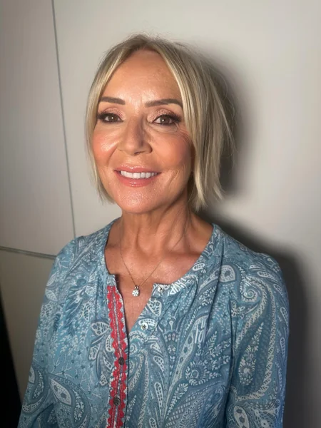 Face-Framing Blonde Chin Bob