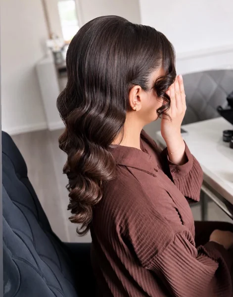 Sleek Side Hollywood Waves