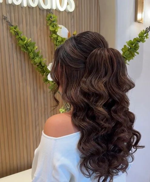 Voluminous Half-Up Ponytail